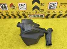 Корпус воздушного фильтра TOYOTA ESQUIRE 2015 1775037080 ZWR80G 2ZRFXE, передний