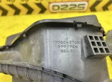 Корпус воздушного фильтра TOYOTA ESQUIRE 2015 1775037080 ZWR80G 2ZRFXE, передний