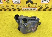 Корпус воздушного фильтра TOYOTA ESQUIRE 2015 1770037292 ZWR80G 2ZRFXE, передний