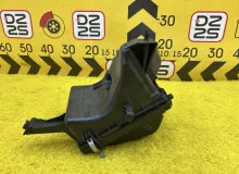 Корпус воздушного фильтра TOYOTA ESQUIRE 2015 1770037292 ZWR80G 2ZRFXE, передний
