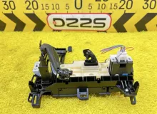 Кнопка включения подогрева сидений LEXUS CT200H 2012 8497076040 ZWA10 2ZRFXE, передняя