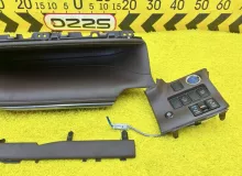 Бардачок TOYOTA ESQUIRE 2015 5543228260 ZWR80G 2ZRFXE, передний левый