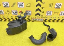 Корпус воздушного фильтра TOYOTA CALDINA 2005 1770074800 ST246W 3SGTE, передний