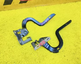 Петля капота Toyota