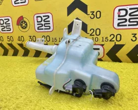 Бачок стеклоомывателя Mazda