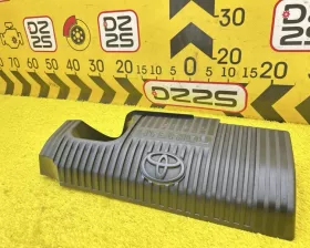 Пластиковая крышка на двс Toyota