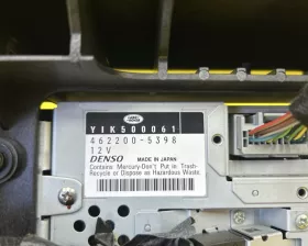Магнитофон Land Rover