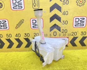 Бачок стеклоомывателя Toyota