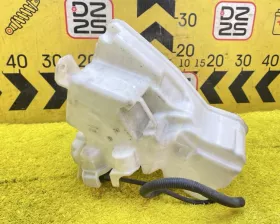 Бачок стеклоомывателя Toyota