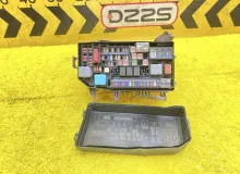Блок предохранителей TOYOTA ESQUIRE 2015 8266028340 ZWR80G 2ZRFXE, передний