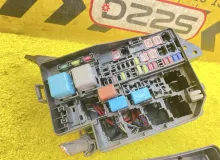 Блок предохранителей TOYOTA VANGUARD 2008 8274242030 ACA33W 2AZFE, передний