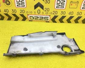Пластиковая крышка на двс Toyota