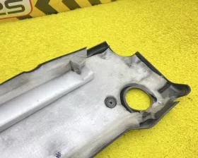 Пластиковая крышка на двс Toyota