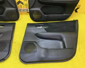 Обшивка дверей TOYOTA