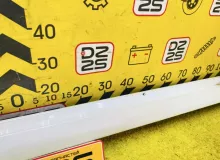 Накладка на порог TOYOTA WISH 2012 690168050 ZGE25W 2ZRFAE, передняя правая