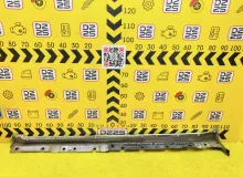 Накладка на порог TOYOTA WISH 2012 690168050 ZGE25W 2ZRFAE, передняя правая