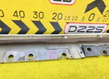 Накладка на порог TOYOTA WISH 2012 690168050 ZGE25W 2ZRFAE, передняя правая