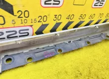 Накладка на порог TOYOTA WISH 2012 690168050 ZGE25W 2ZRFAE, передняя правая