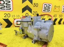 Компрессор кондиционера TOYOTA ESQUIRE 2015 8837028030 ZWR80G 2ZRFXE, передний