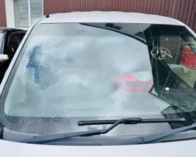 Лобовое стекло NISSAN