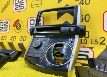 Консоль магнитофона TOYOTA WISH 2012 5542068140 ZGE25W 2ZRFAE, передний