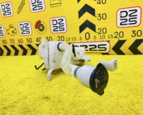 Бачок стеклоомывателя Toyota