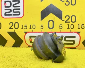 Подушка двигателя Suzuki
