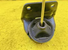 Подушка коробки передач TOYOTA HIACE 2012 1238030020 KDH206V 1KDFTV, задняя