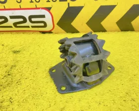 Подушка коробки передач Toyota