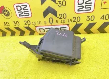 Блок предохранителей LEXUS RX350 2009 8267248320 GGL10W 2GRFE, передний