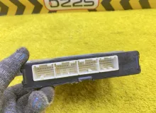 Блок управления двс TOYOTA HIACE 2009 8966126E30 TRH226K 2TRFE, передний