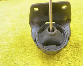 Подушка коробки передач Toyota