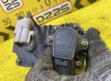 Заслонка дроссельная TOYOTA HILUX SURF 2004 2203062020 VZN215W 5VZFE, передняя