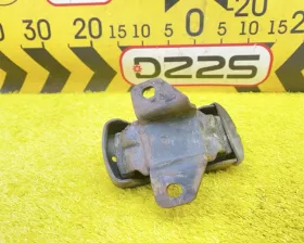 Подушка двигателя Toyota