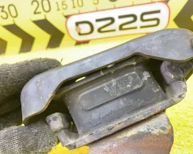 Подушка двигателя Toyota