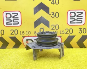 Кронштейн вискомуфты Toyota