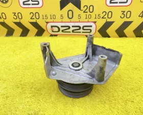 Кронштейн вискомуфты Toyota