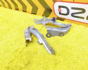 Петля капота Toyota