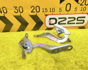 Петля капота Toyota