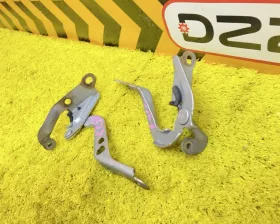 Петля капота Toyota
