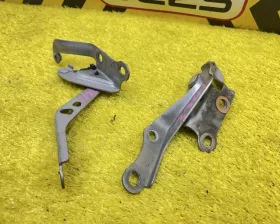 Петля капота Toyota