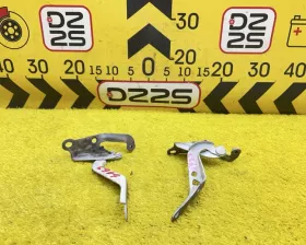 Петля капота Toyota