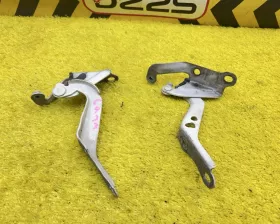 Петля капота Toyota