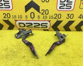 Петля капота Toyota