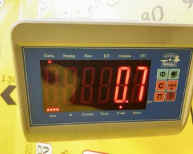 Петля капота Toyota