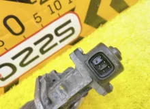 Клапан egr TOYOTA ESQUIRE 2015 2562037120 ZWR80G 2ZRFXE, передний