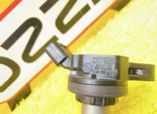 Катушка зажигания TOYOTA ESQUIRE 2015 9091902258 ZWR80G 2ZRFXE, передняя