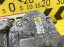 Компрессор кондиционера TOYOTA ESQUIRE 2015 8837028030 ZWR80G 2ZRFXE, передний