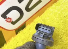 Катушка зажигания TOYOTA COROLLA FIELDER 2013 9091902265 NKE165G 1NZFXE, передняя