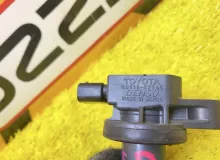 Катушка зажигания TOYOTA COROLLA FIELDER 2013 9091902265 NKE165G 1NZFXE, передняя